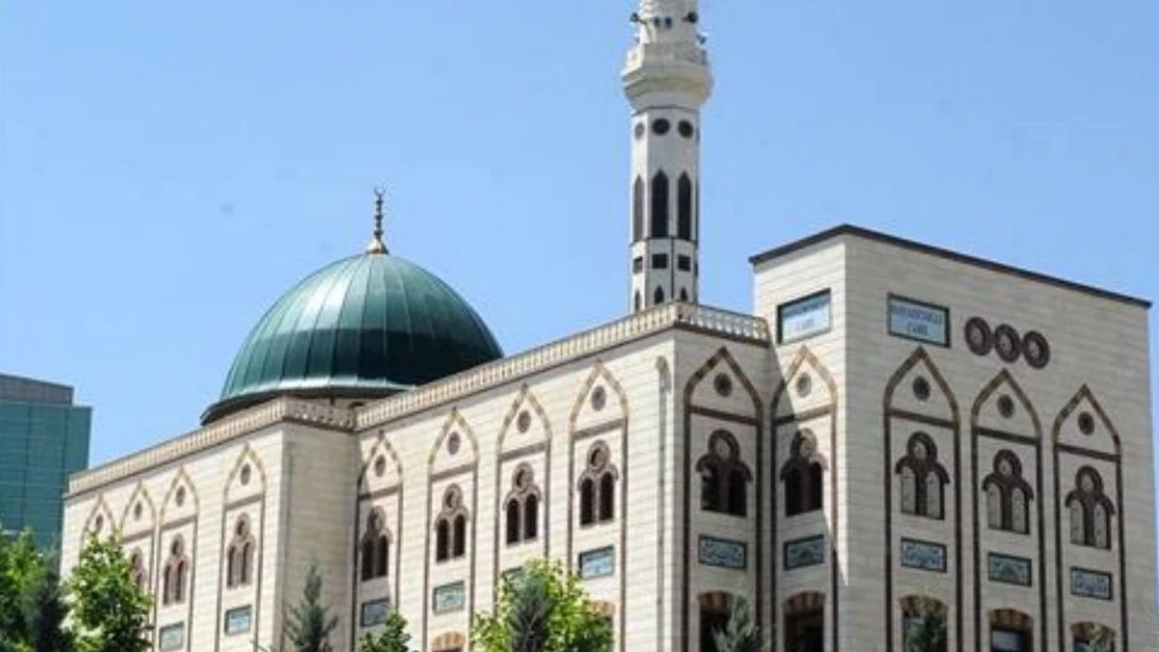 Ankara'daki Başyazıcıoğlu Camii Neden Medine Camisi Olarak Biliniyor?