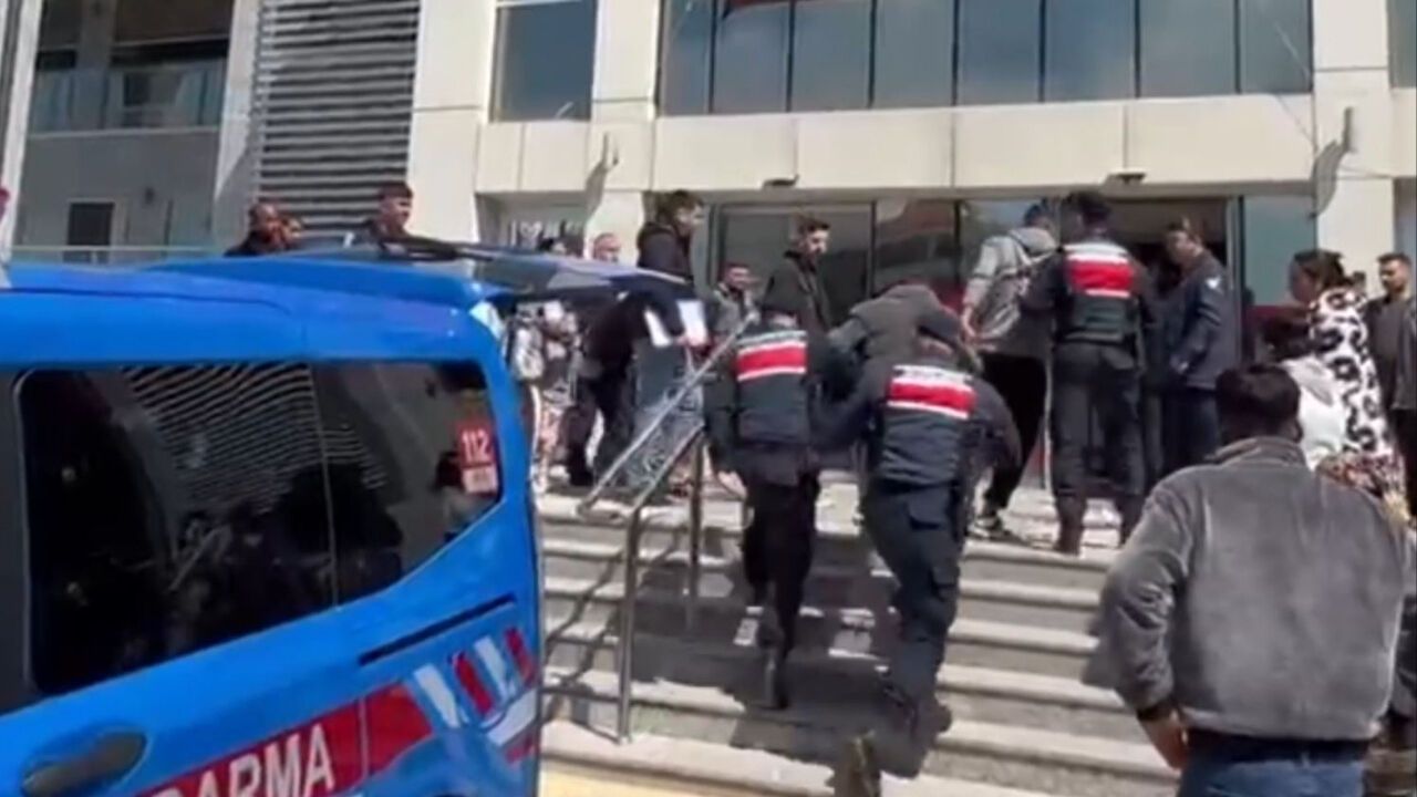 Jandarma’dan 24 İlde Göçmen Kaçakçılığı Operasyonu: 36 Tutuklama
