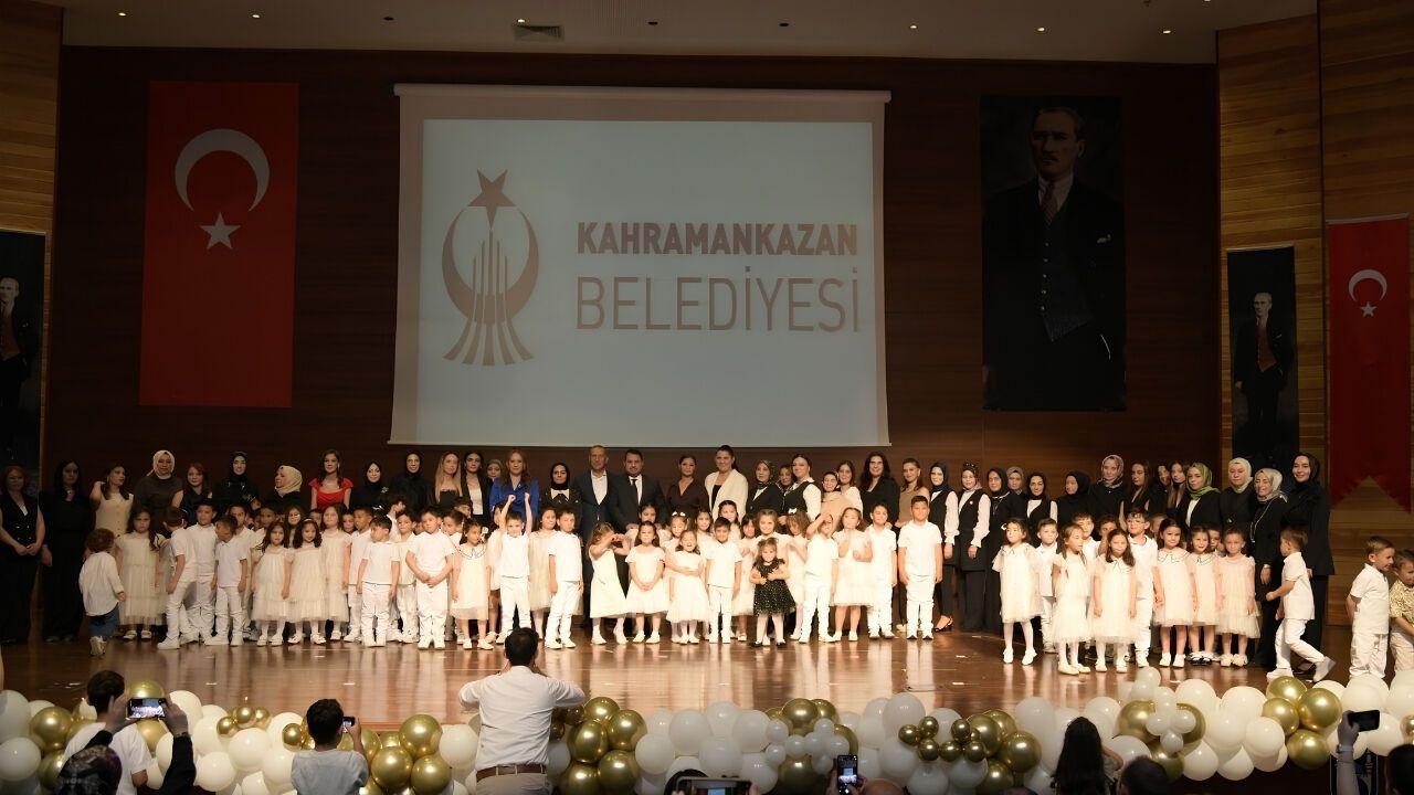 Kahramankazanlı Minikler Mezuniyet Keplerini Fırlattı