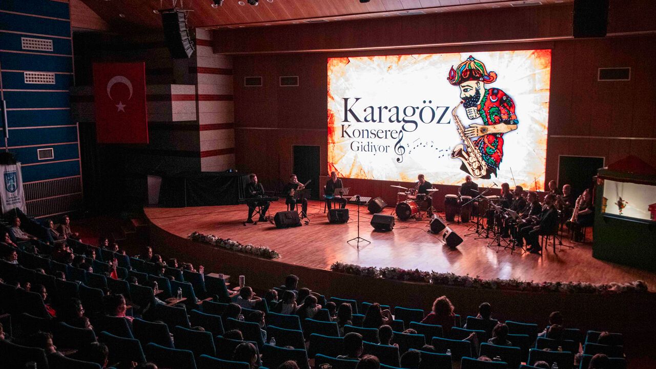 Ankara'da Karagöz ve Hacivat'a Sevgi Seli: 21 Gösterimle Sezona Veda Ettiler
