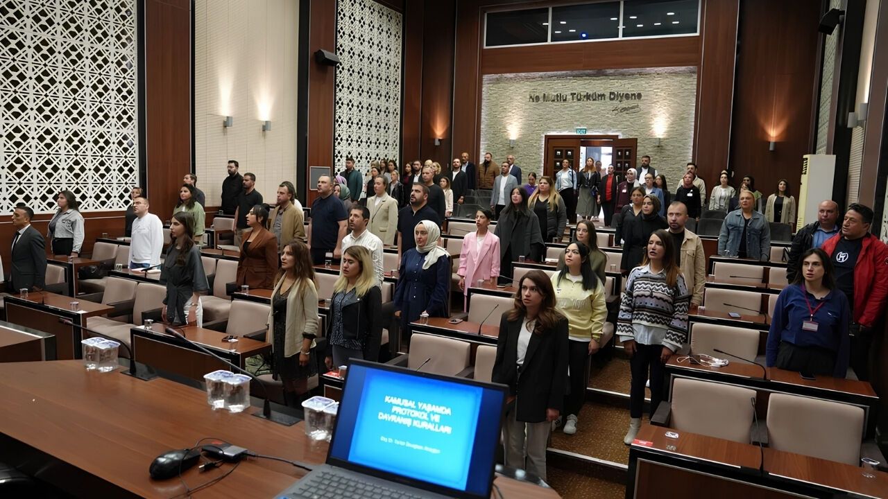 Keçiören Belediyesi'nden Personeline Kurumsal İletişim Eğitimi