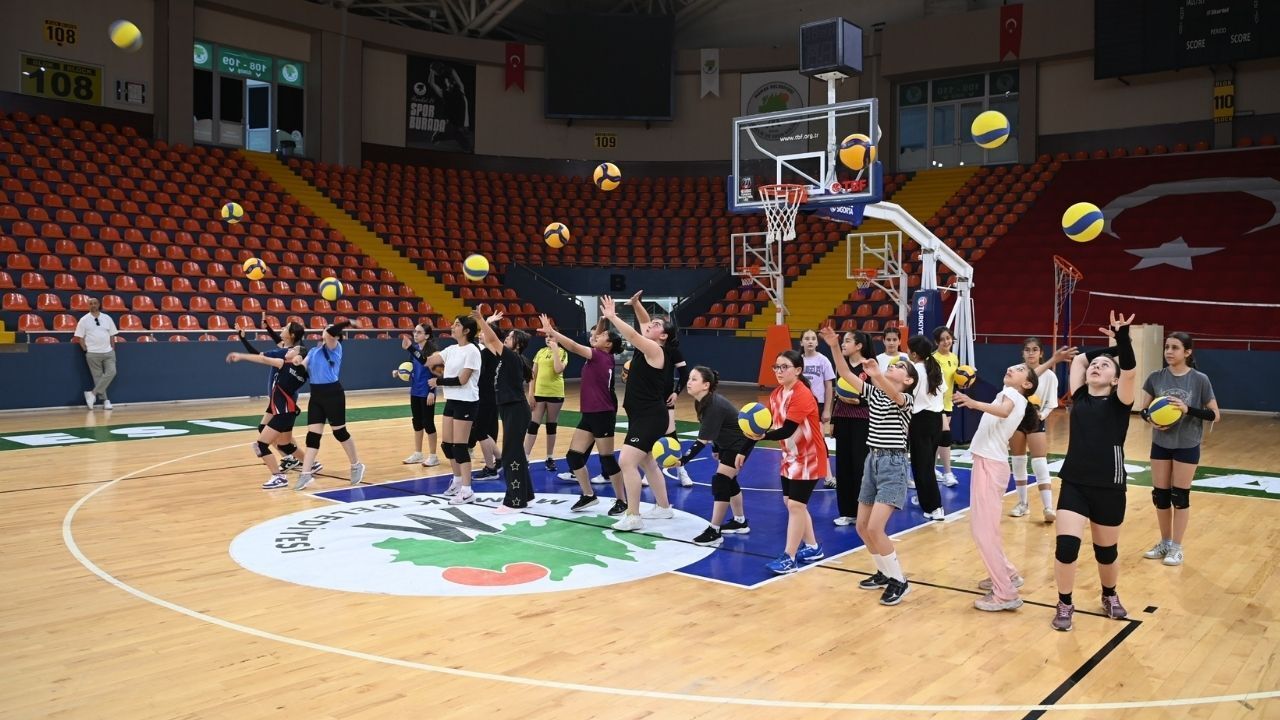 Mamak’ta Voleybol Altyapı Seçmeleri Yapıldı