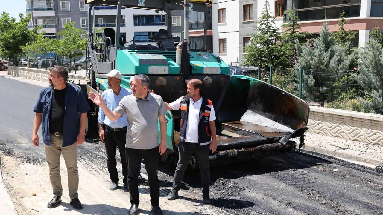 Pursaklar'da Altyapısı Biten Sokaklar Anında Asfaltlanıyor