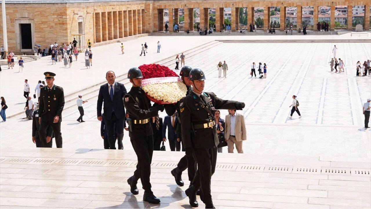 TKÜUGD Yönetiminden Anıtkabir’e Anlamlı Ziyaret