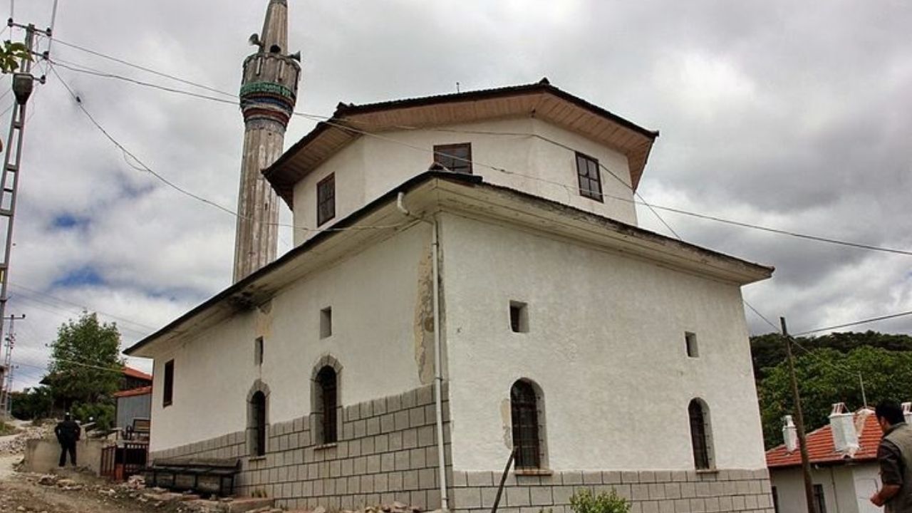 Çamlıdere Elmalı Köyü Camii