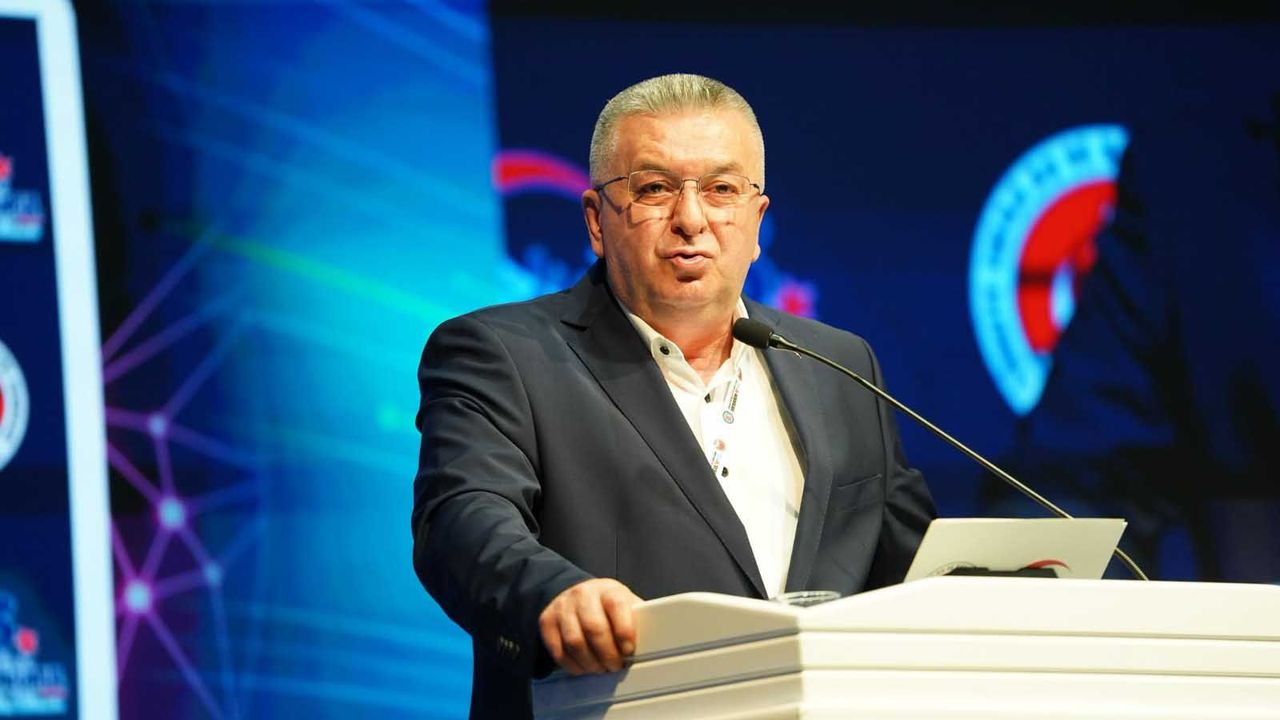 TES-İŞ'te Kabaloğlu yeniden seçildi