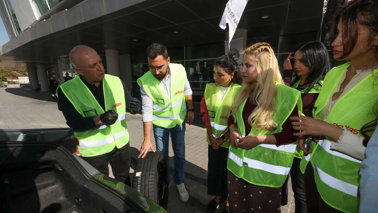 Yenimahalle'de kadın sürücülere lastik eğitimi