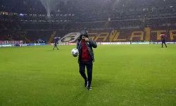 Galatasaray-Manchester United Maçı Öncesinde Zemin Kontrolü
