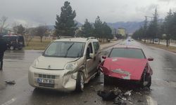 Konya Seydişehir'de Otomobil Kazası: 1 Yaralı