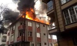 İstanbul Gaziosmanpaşa'daki Binanın Çatısı Yandı