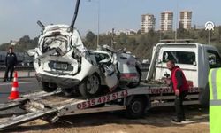 İzmir'de Feci Kaza: İki Tır Arasında Ezilen Otomobilin Sürücüsü Hayatını Kaybetti