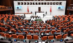 Meclis'te, İki Parti Arasında "28 Şubat" Tartışması
