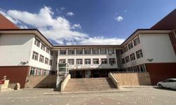 Elazığ’da Okul Müdürü, Cinsel İstismar Suçundan Tutuklandı