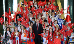 Cumhurbaşkanı Erdoğan, Türk Dünyası Çocuklarıyla Buluştu