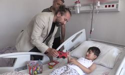 Mardin’de Hastanede Tedavi Gören Çocuklara 23 Nisan Sürprizi