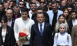 CHP Lideri Özel 19 Mayıs Yürüyüşü’ne Katıldı