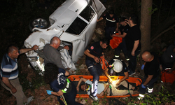 Antalya'da Polisten Kaçan Sürücü, Uçurumdan Yuvarlandı