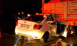 Büyükçekmece’de Otomobil TIR'a Arkadan Çarptı: 1 Ölü, 2 Yaralı