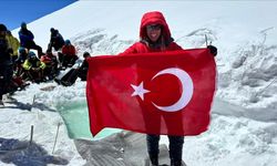 Türk Sporcu Deniz Kayadelen, Everest'te Rekor Kırdı