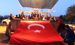 19 Mayıs'ta Balonlar Kapadokya'da Türk Bayraklarıyla Havalandı