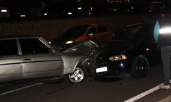 Kütahya’da İki Otomobil Kafa Kafaya Çarpıştı: 5 Yaralı