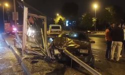 Maltepe’de Alkollü Sürücü Otobüs Durağına Daldı
