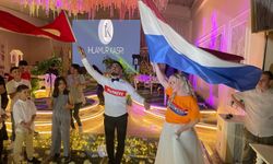Türk Damat ile Hollandalı Gelin Düğünde Milli Maçı Seyretti
