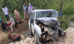 Şanlıurfa’da Feci Kaza! Minibüs ile Hafif Ticari Araç Çarpıştı