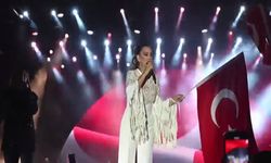 Ebru Gündeş, Cumhuriyet Bayramı'nda Ankara'da Konser Verdi