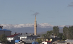 Kars'ta Soğuk Hava Etkisini Gösterdi, Yüksek Yerlere Kar Yağdı