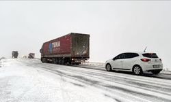 Ardahan'da Karla Mücadele Sonrası Trafik Akışı Yeniden Sağlandı