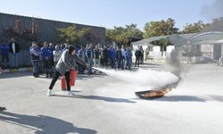 Mamak’ta Belediye Personeline Yangın Söndürme Eğitimi