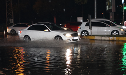 Antalya'da Sağanak Hayatı Felç Etti