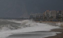 Antalya için Gök Gürültülü Sağanak ve Fırtına Uyarısı