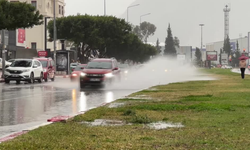 Antalya'da Sağanak Yaşamı Olumsuz Etkiliyor