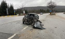 Eskişehir’de Otomobiller Çarpıştı: 1 Sürücü Yaralandı