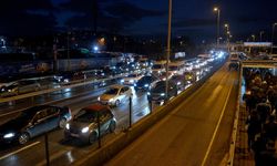 İstanbul'da Haftanın İlk Gününde Trafik Yoğunluğu Arttı