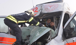 Erzurum'da Trafik Kazasına Yetişen Ambulans Kaza Yaptı: 3 Yaralı