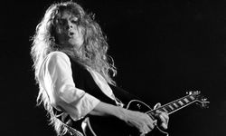 Efsanevi Gitarist John Sykes 65 Yaşında Hayata Veda Etti