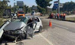 Antalya’da Pikap ile Otomobil Çarpıştı: 3 Yaralı