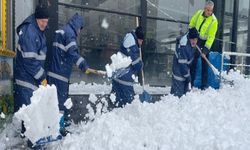 Hakkari’de Yoğun Kar Yağışı 168 Yolu Ulaşıma Kapattı