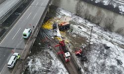 Düzce'de Feci Kaza! İki Araç Köprüden Uçtu