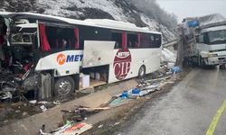 Samsun'da Yolcu Otobüsü Kamyona Çarptı! Ölü ve Yaralılar Var