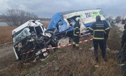 Samsun'da İki TIR Çarpıştı: 1 Ölü, 2 Yaralı