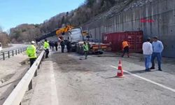 Bursa’da Konteyner Yüklü Tır Devrildi: 1 Yaralı