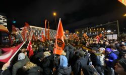 Ankara’da CHP'li Vekillerden İmamoğlu'na Destek Yürüyüşü