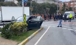 Küçükçekmece’de Seyir Halindeki Araca Silahlı Saldırı: 1 Ölü