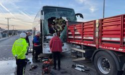 Kütahya’da Yolcu Otobüsü TIR'a Çarptı! Çok Sayıda Yaralı Var