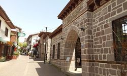Altındağ El Ürünleri Pazarı: Kadın Emeğiyle Dolu Tezgahlar