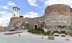 Ankara Kalesi Surlarına Hassas Dokunuş